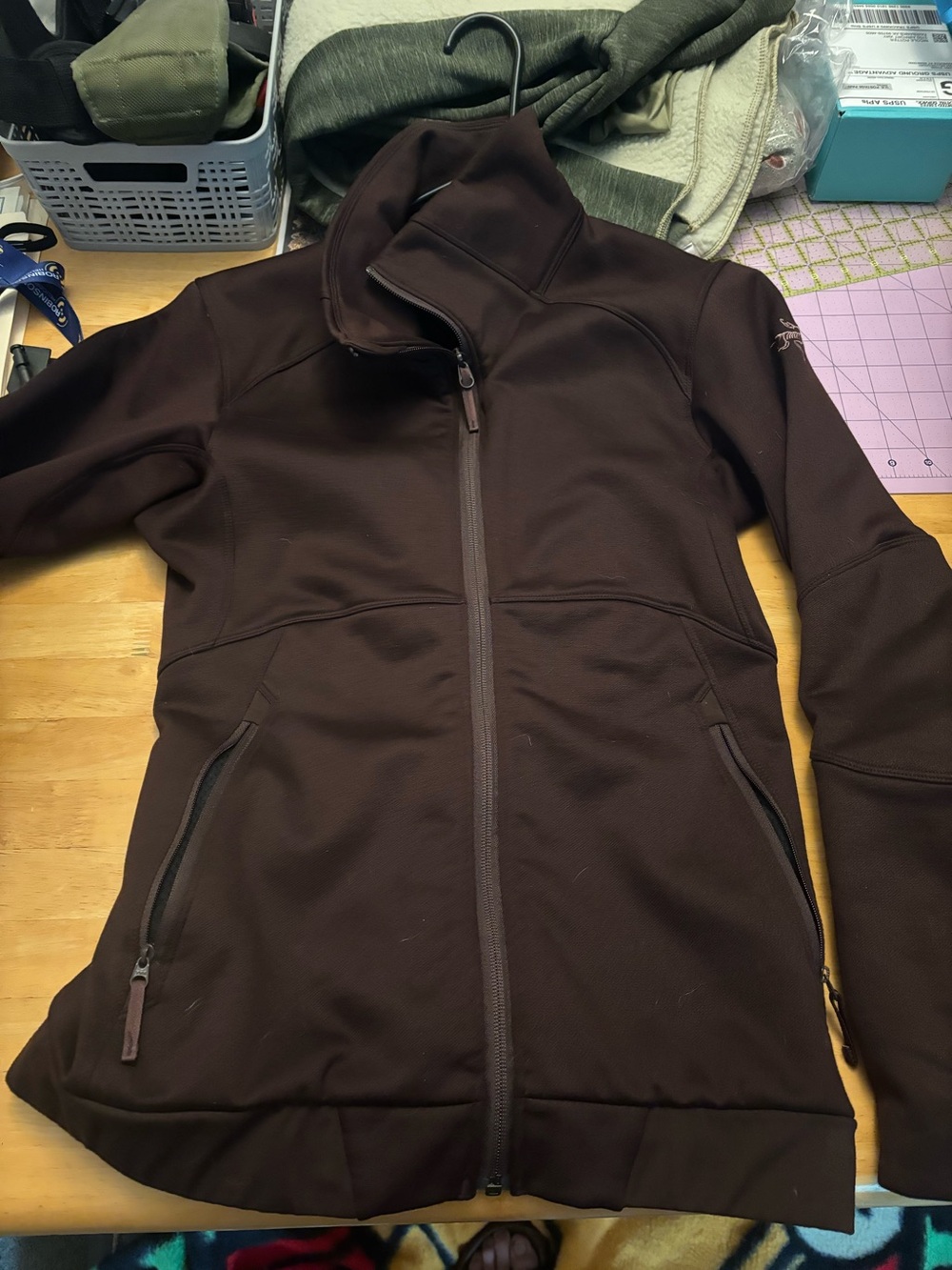 Arc'teryx Women's Arcteryx Dark Brown Softshell Utility Jacket - small